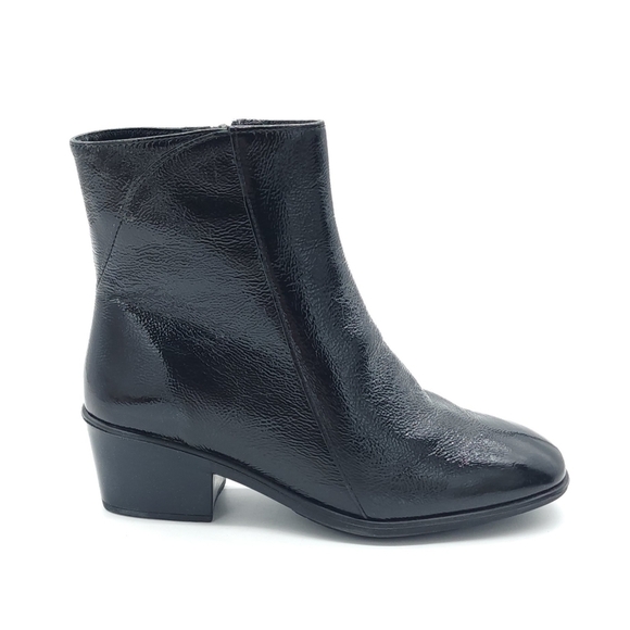 Naot Black Crinkle Patent Leather Zip Up Chelsea Bootie Women's Size 5 EU 36 - Picture 3 of 12